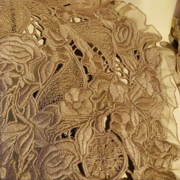 Elie Tahari Lace Jacket. Size M. Ruffle detail on front and sleeves. - Picture 9 of 10